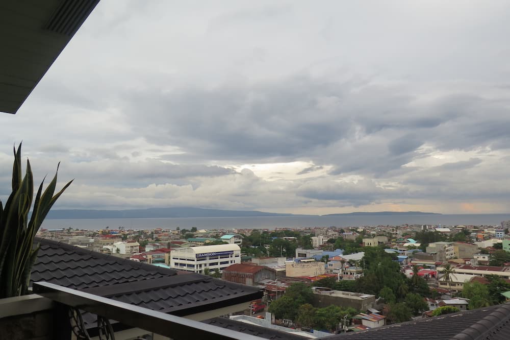 ピナクル ホテル & スイーツ 写真