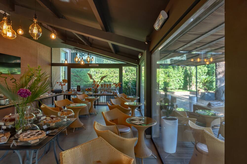 ホテル プリンシペ トルロニア 写真