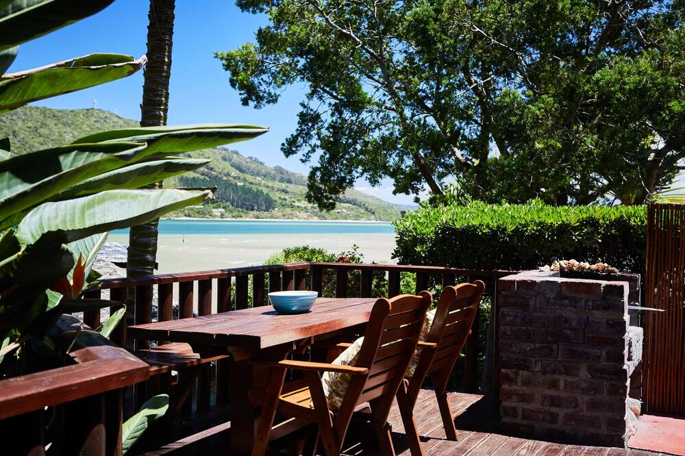 アンダー ミルクウッド シャレー 写真