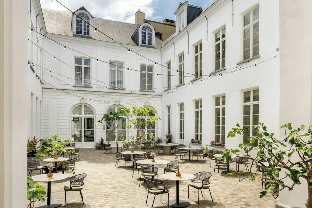 サファイア ハウス アントワープ オートグラフ コレクション 写真