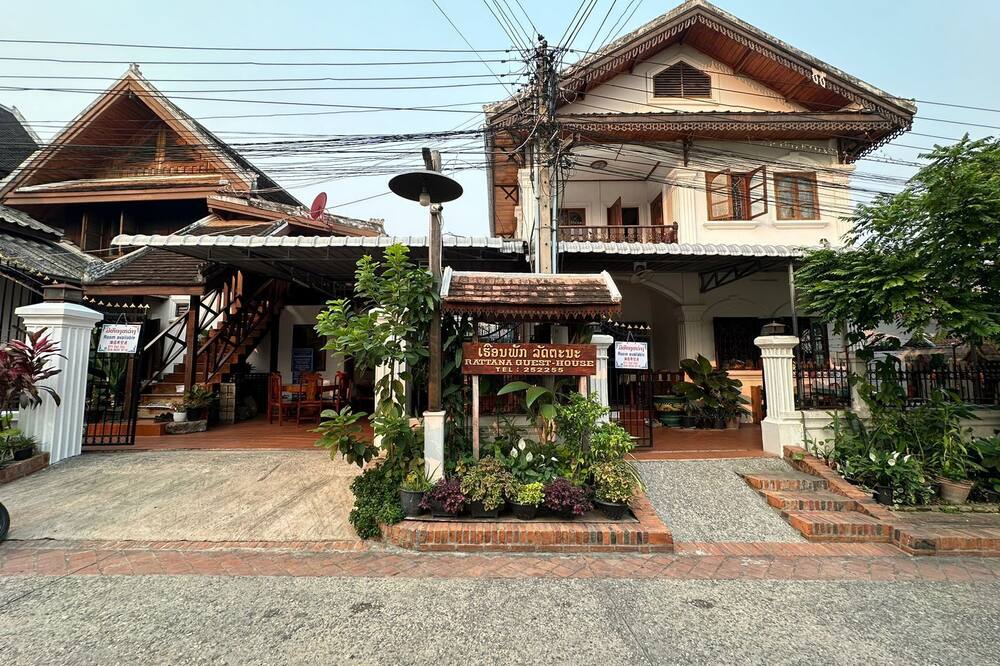 ラタナ ゲストハウス 写真