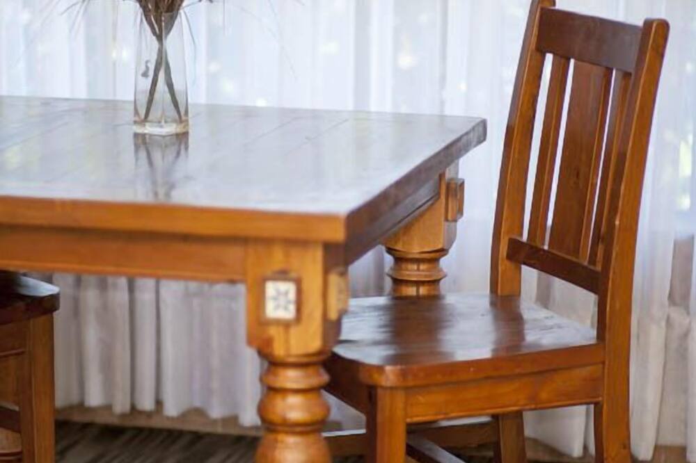 ジェームズ ストリート モーター イン 写真