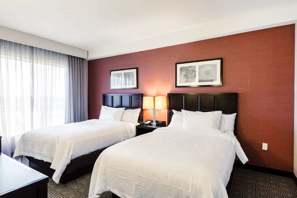 Embassy Suites by Hilton Newark Airport 写真