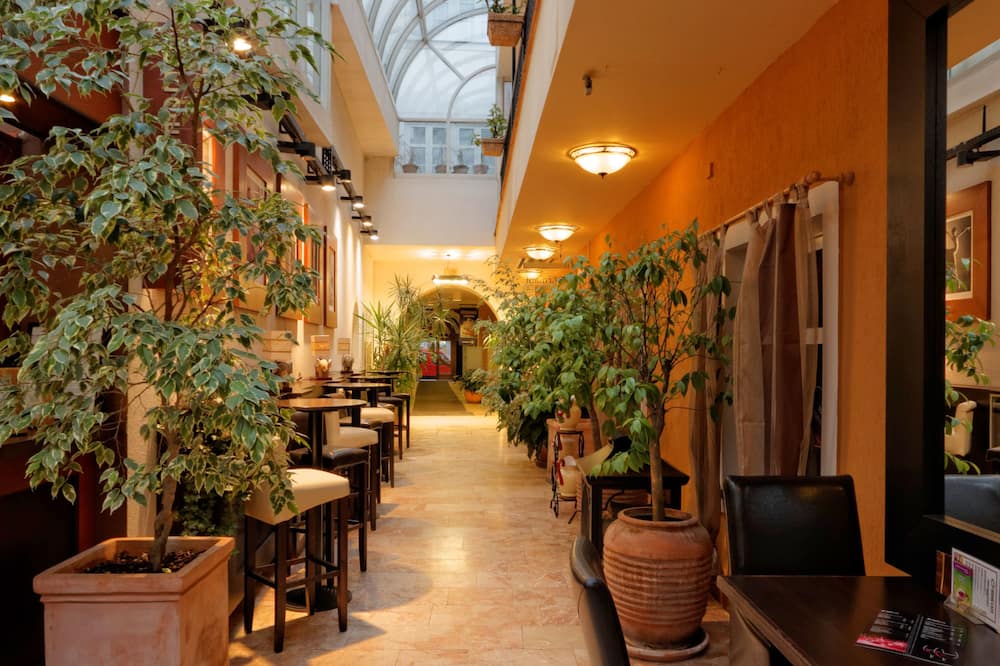 エンジョイ イン 写真