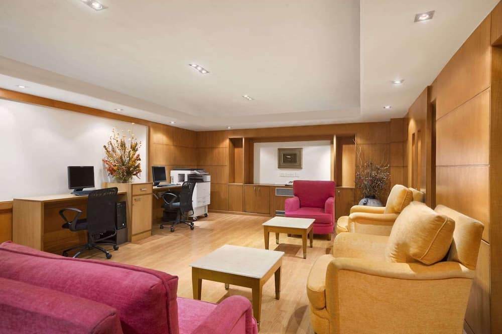 ラマダ バイ ウインダム ジャイプール 写真