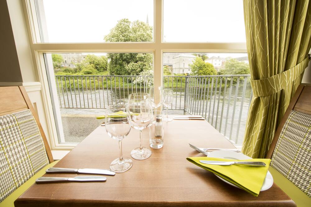 リバーサイド ホテル 写真