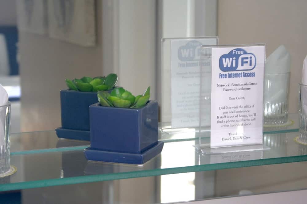 ベンチマーク イン 写真