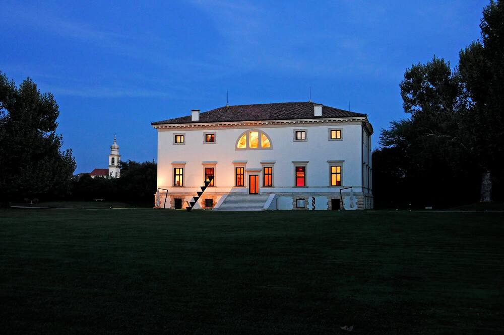 ラ バルケッサ ディ ヴィラ ピサニ 写真