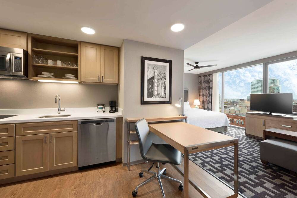 ホームウッド スイーツ バイ ヒルトン シカゴ ウエスト ループ フルトン マーケット エリア 写真