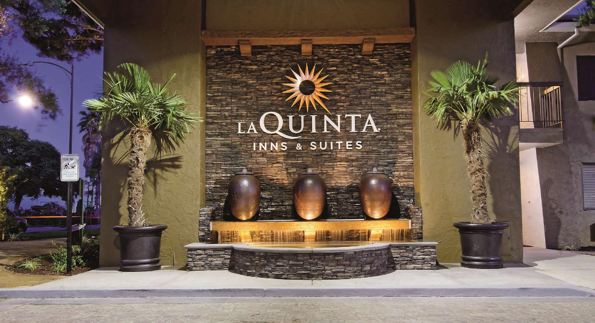 La Quinta Inn & Suites by Wyndham San Jose Airport