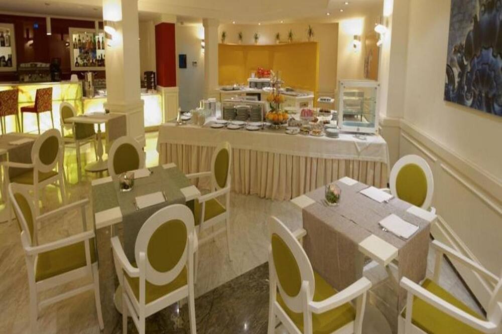 オリエンテ ホテル 写真