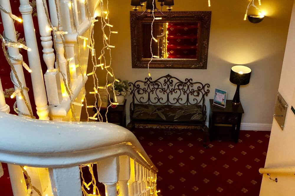 Old Rose and Crown Hotel 写真
