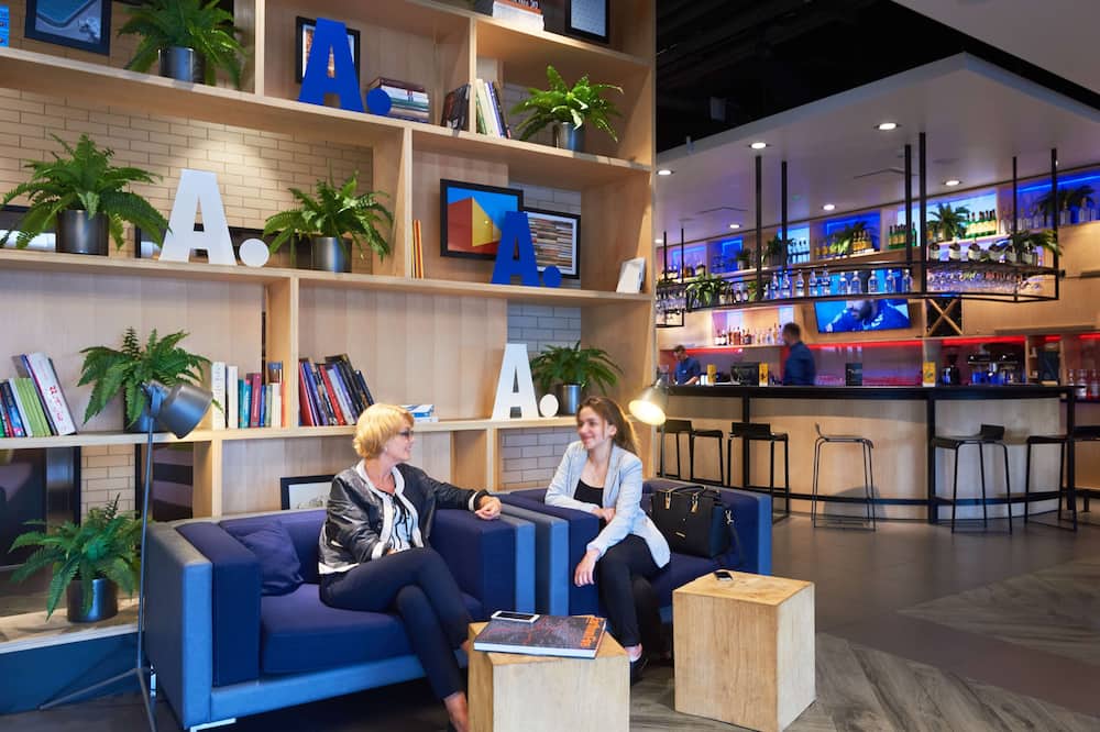 カンパニール プライム ワルシャワ セントラム 写真