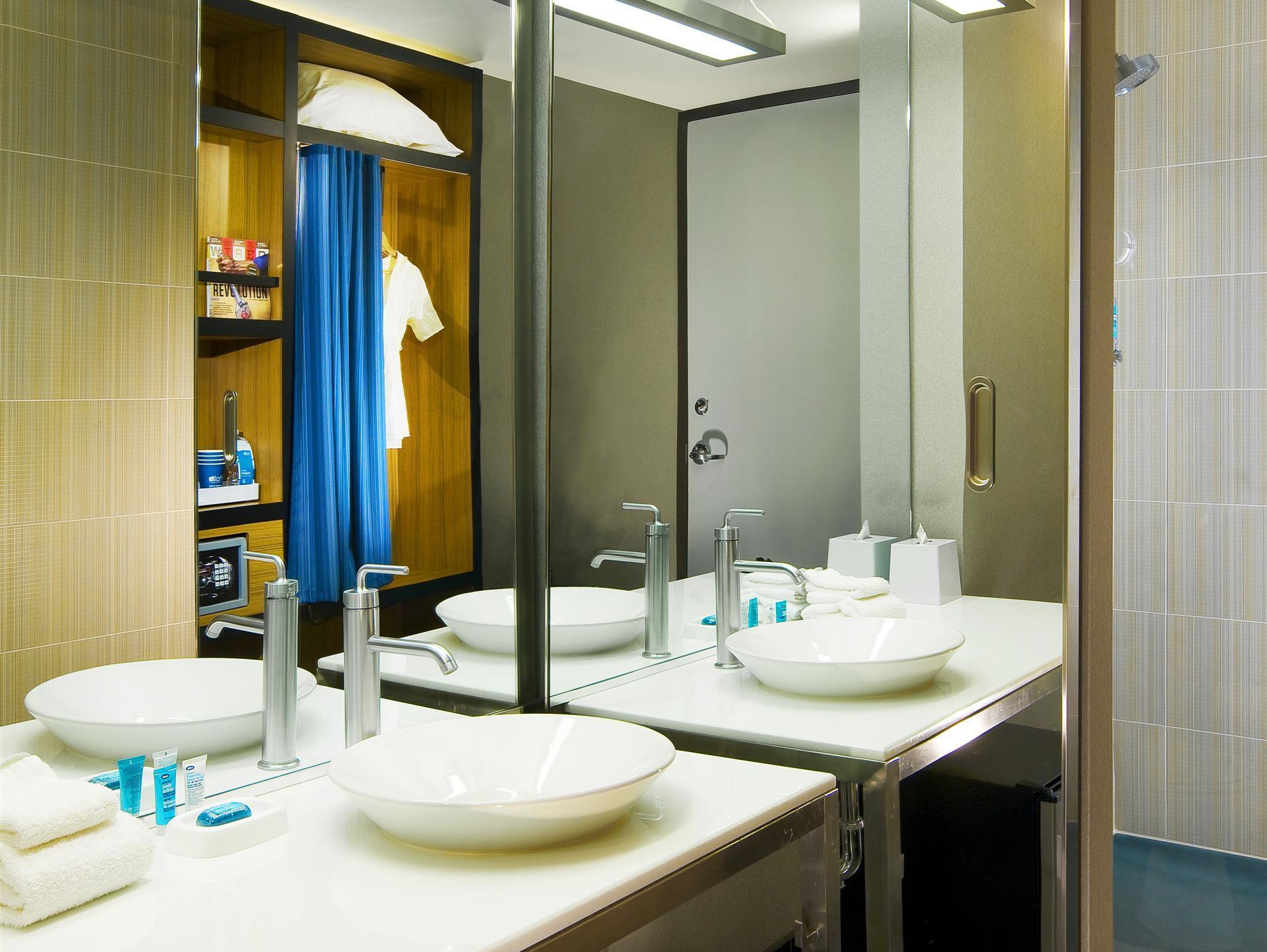 アロフト マウント ローレル 写真