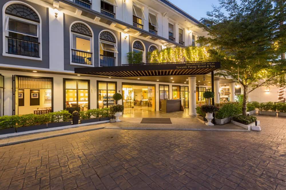 サワディ パトン リゾート & スパ バイ トラニ 写真