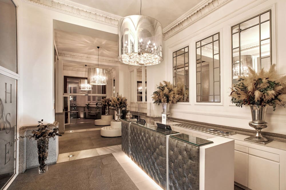 オスペス プエルタ デ アルカラ 写真