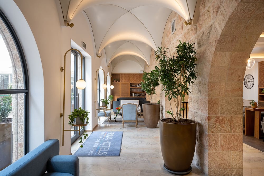 プリマ パレス ホテル 写真