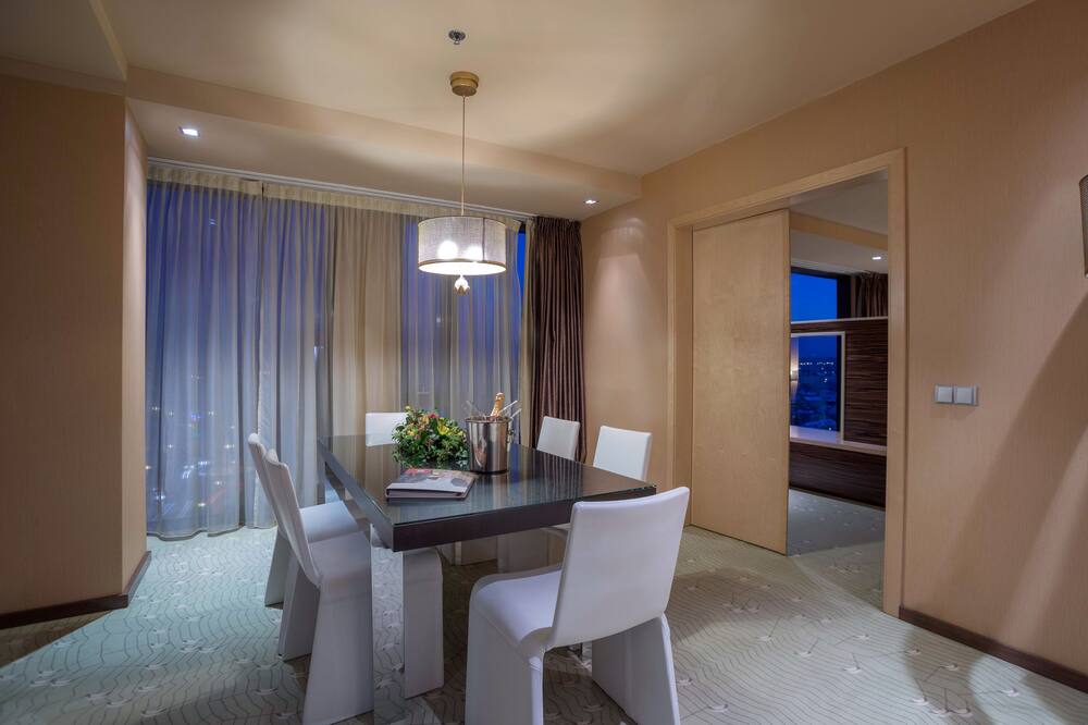 ラマダ シビウ 写真