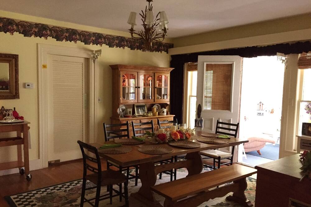 18 ヴァイン イン&キャリッジ ハウス ベッド アンド ブレックファースト（大人専用） 写真