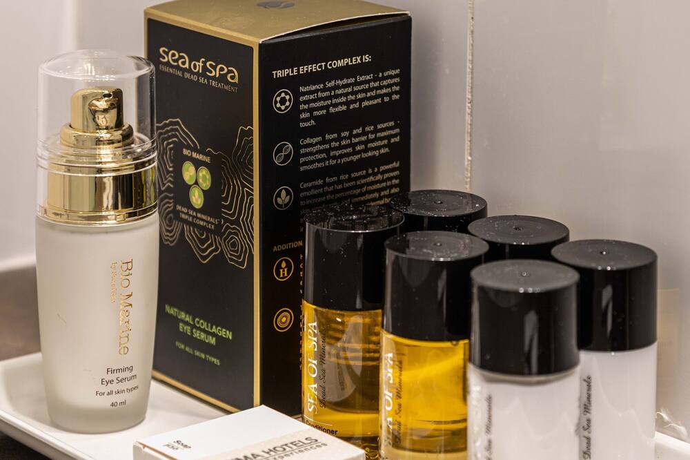 オアシス スパ クラブ デッド シー ホテル 写真