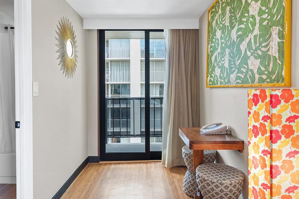 キャッスル バンブー ワイキキ ホテル 写真