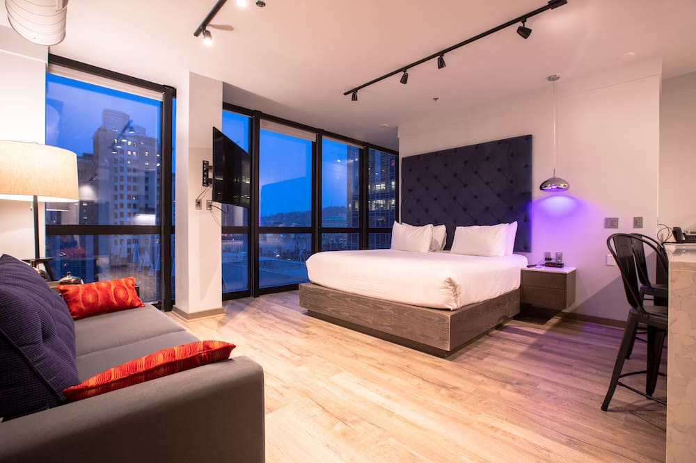 エタージ エグゼクティブ リビング 写真