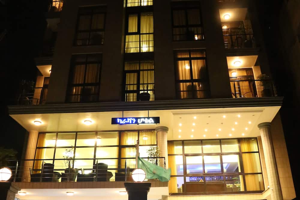 キャラバン ホテル 写真