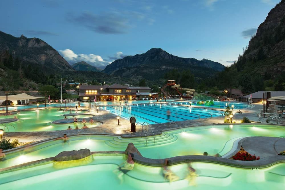 ツイン ピークス ロッジ & ホット スプリングス 写真