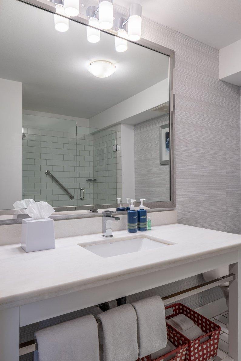 Four Points by Sheraton Victoria Gateway 写真