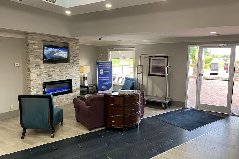 クオリティ イン クロスビル ニア カンバーランド マウンテン ステート パーク 写真