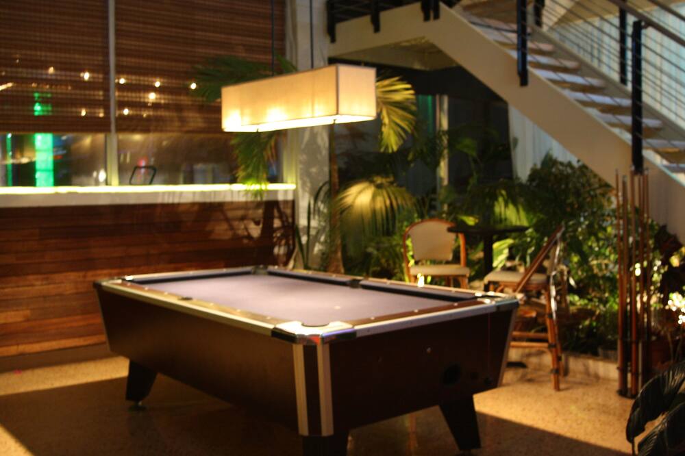 ジ エンプレス ホテル & アダルト ナイトクラブ 写真