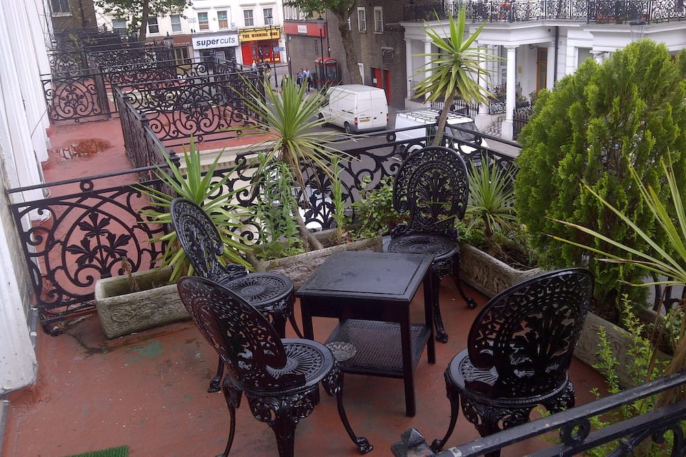 ラッシュモア ホテル 写真