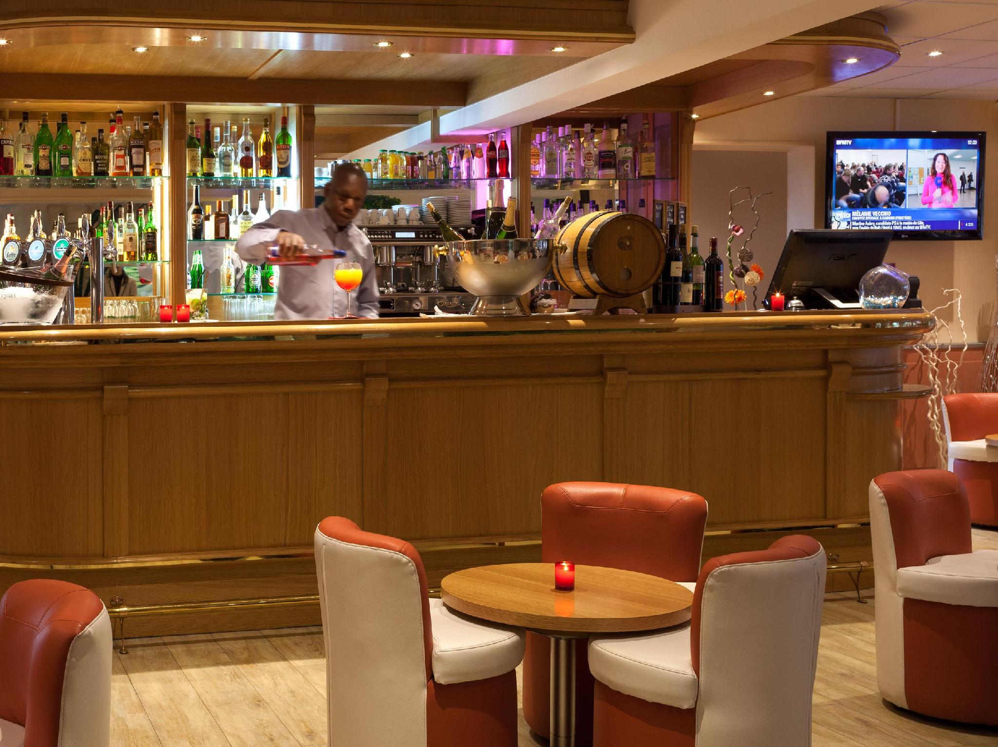 ジオグラプテル パリ ロワシー CDG エアポート 写真