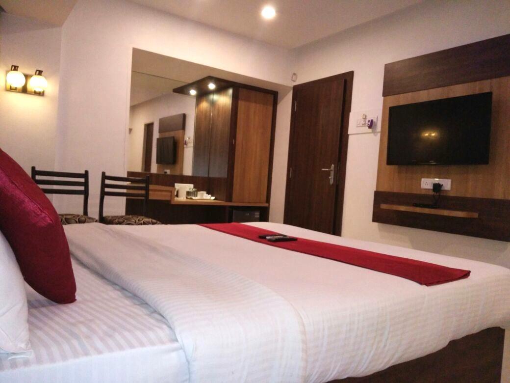 ホテル シェルター パレス 写真