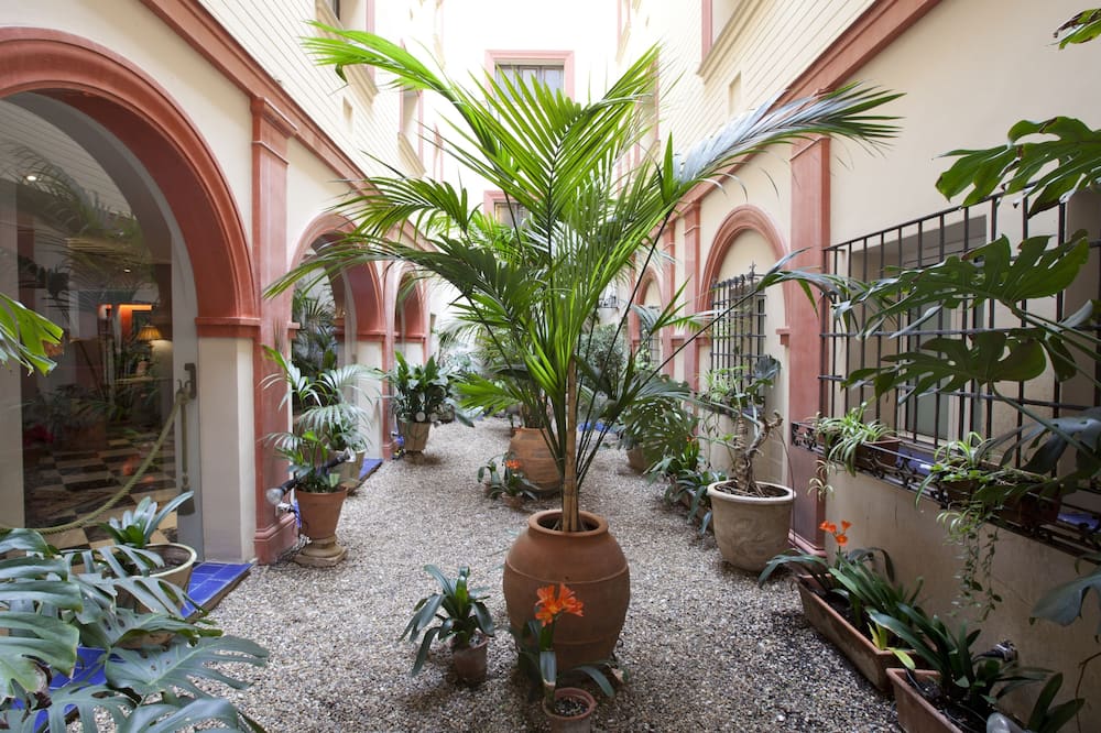 ホテル ドナ マリア 写真