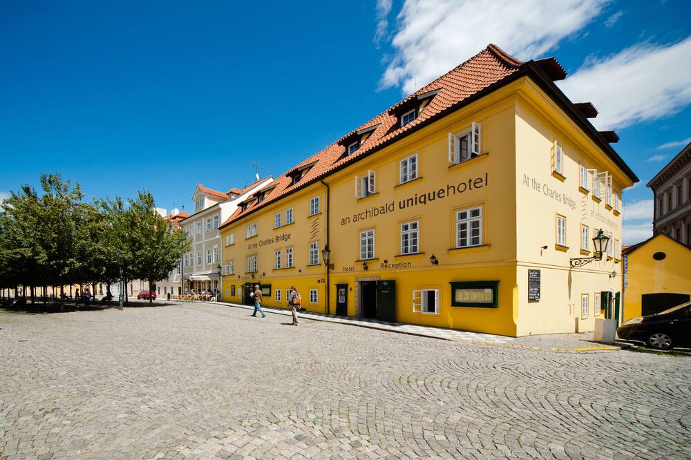 アーキバルド アット ザ チャールズ ブリッジ 写真