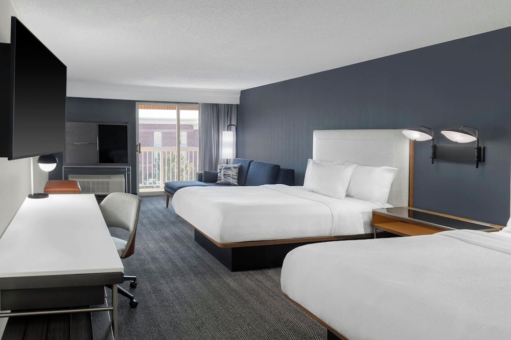 Courtyard by Marriott Cleveland Airport South 写真