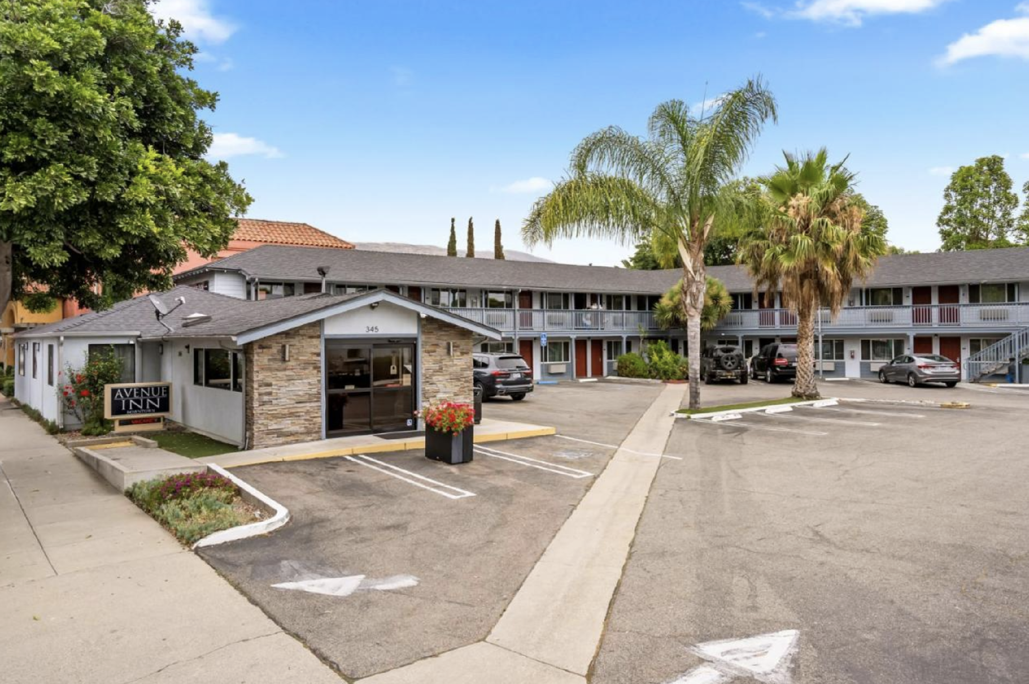 アベニュー イン ダウンタウン サン ルイス オビスポ 写真