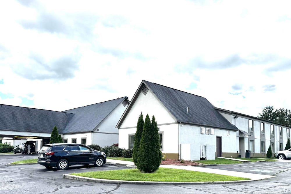 デラックス イン ワイスビル 写真