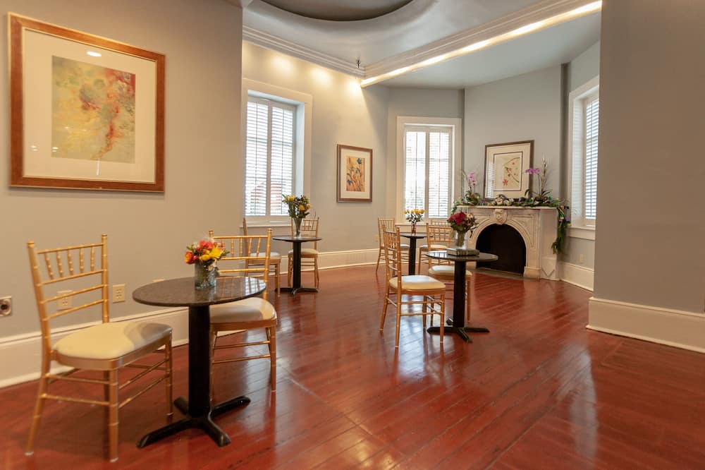 ニューオーリンズ コートヤード ホテル アンド スイーツ バイ ザ フレンチ クォーター 写真