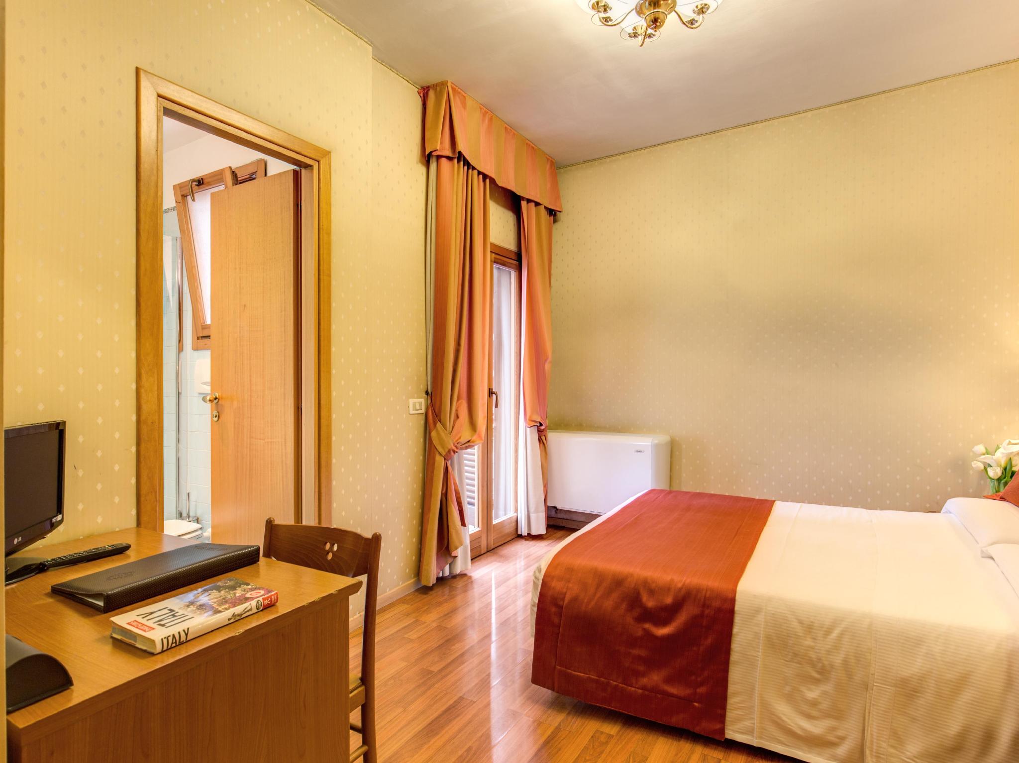 フラワー ガーデン ホテル 写真