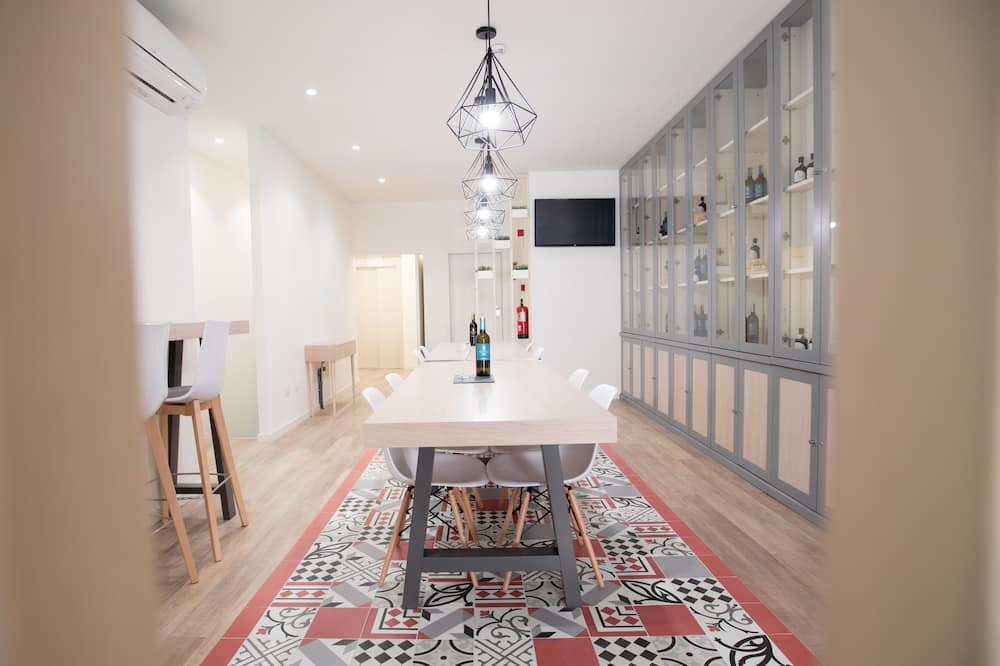 アルマダ ワイン ハウス 写真