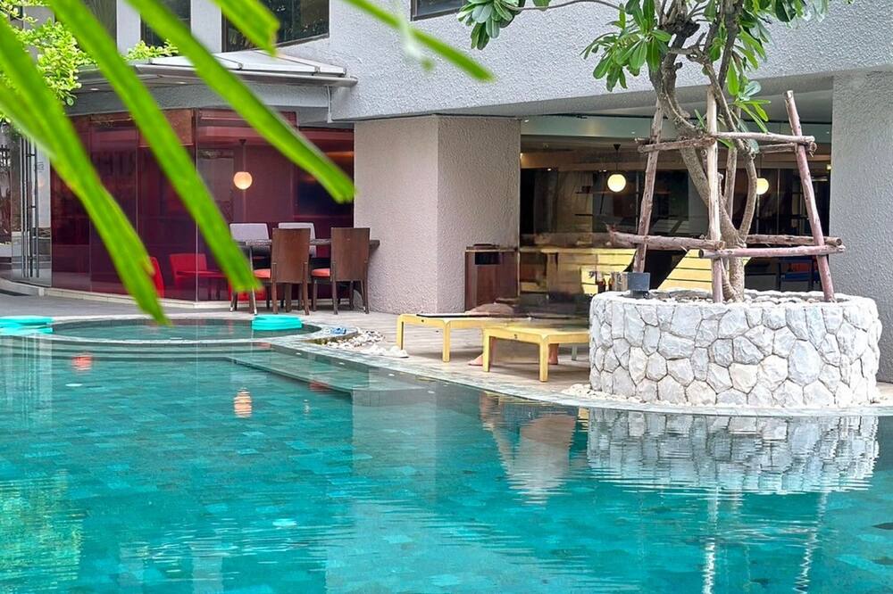 ザ クォーター サラデーン バイ UHG 写真