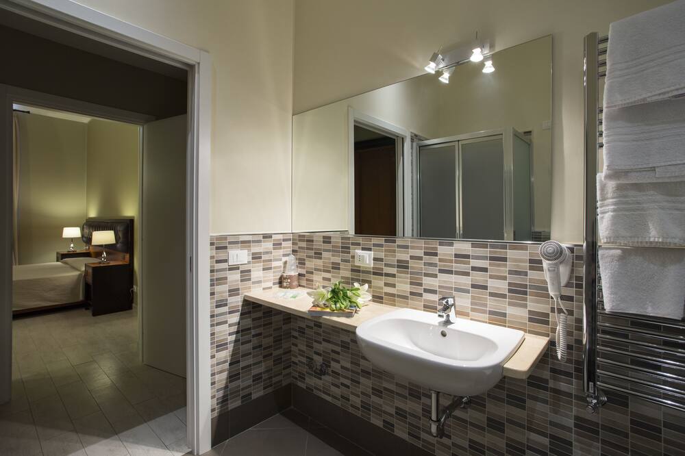 ホテル アンバシアトーリ 写真