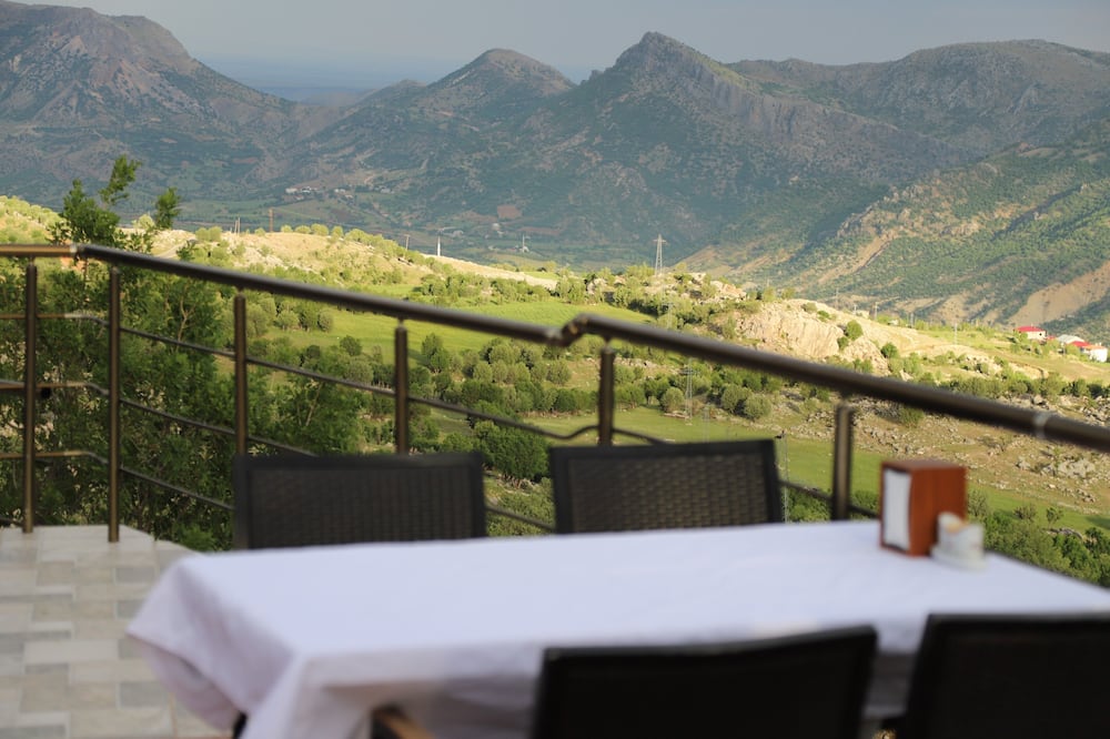 ホテル ユーフラト ネムルート 写真