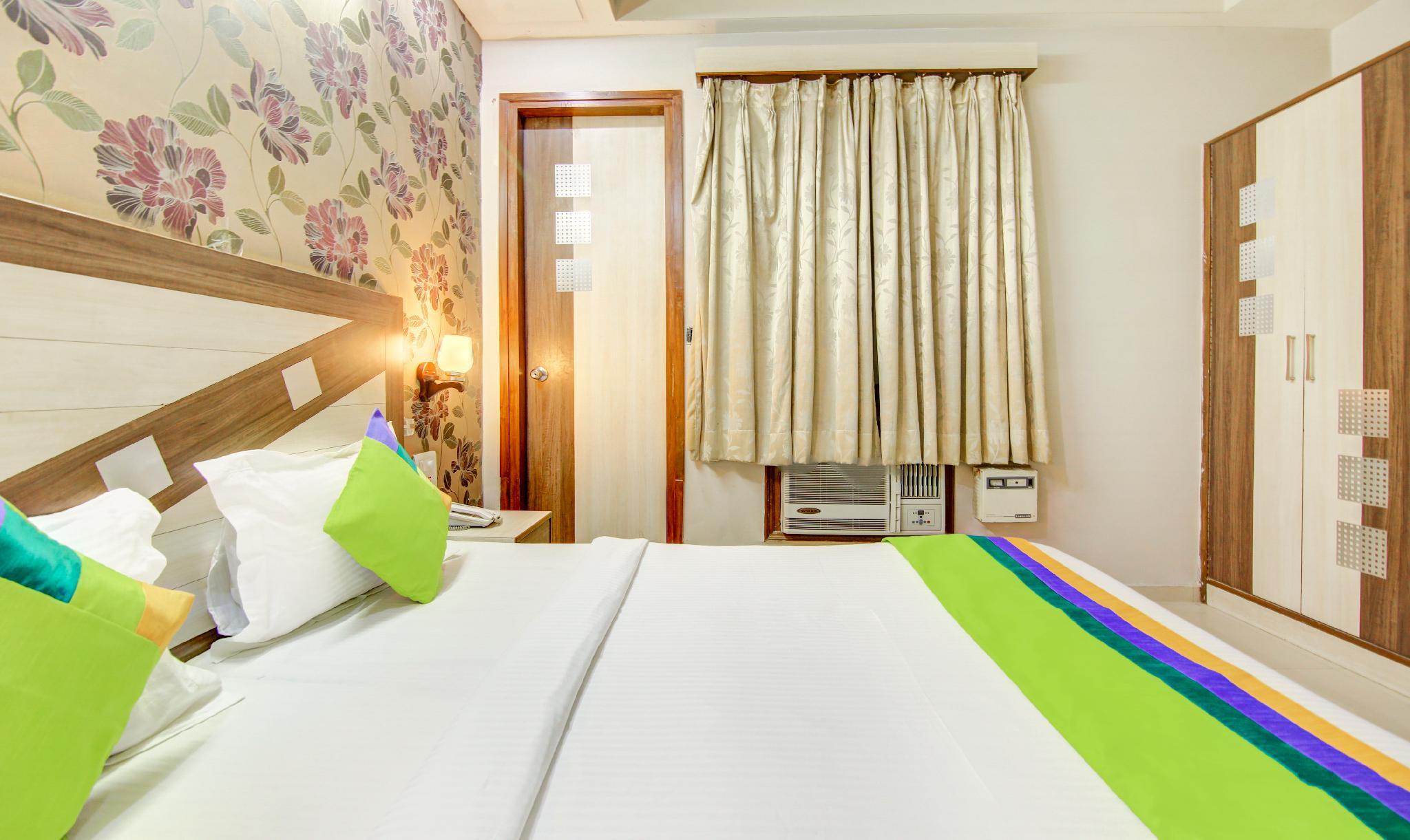 ツリーボ ロックウェル プラザ 写真