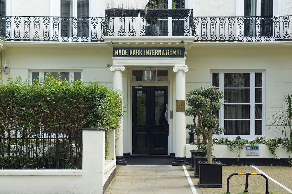 ハイド パーク インターナショナル 写真