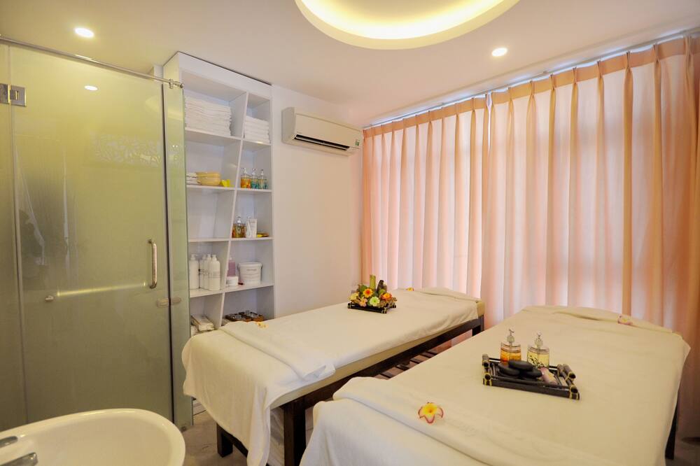 ザ MCR ラグジュリー ニャチャン ホテル 写真