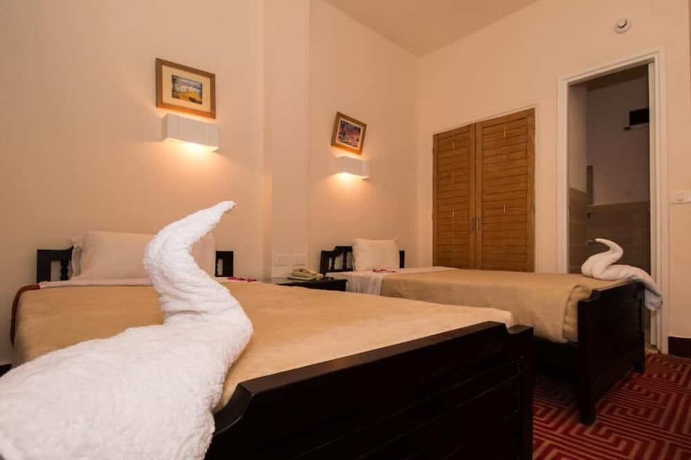 ハピ ホテル 写真