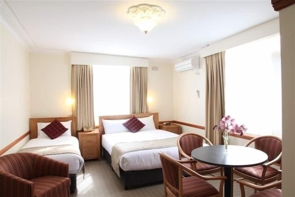 ザ 3 エクスプロラーズ モーテル 写真